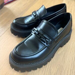 Steve Madden loafers. Size 7. Platform.